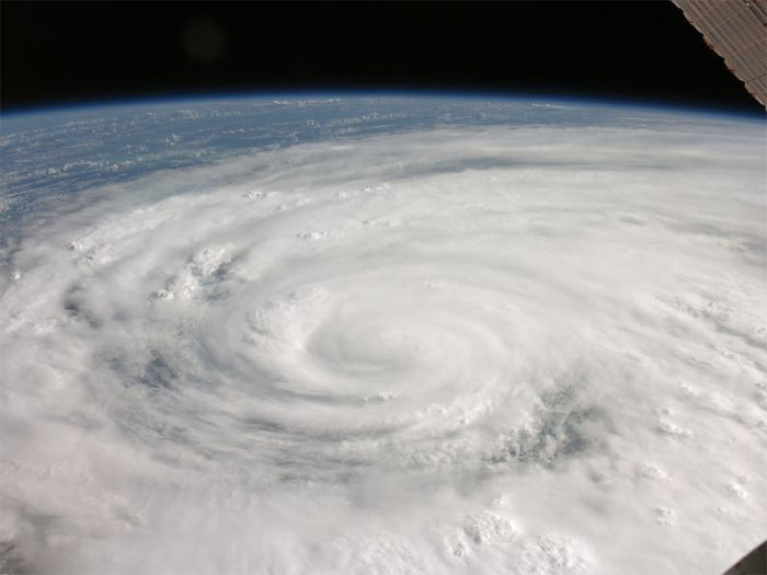 Вид на ураган Айк из космоса