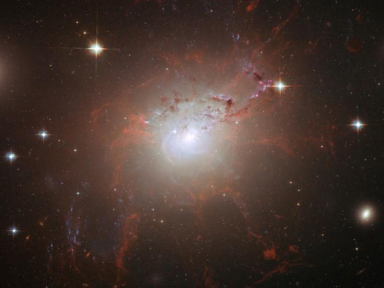 Магнитный Монстр NGC 1275 в Космическом телескопе Хабблa НАСА