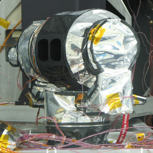 Орбитальный аппарат LRO несёт на себе комплекс из шести научных инструментов